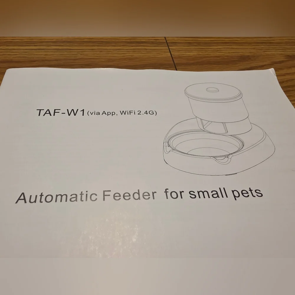 Smart Pet Feeder - Black and Orange